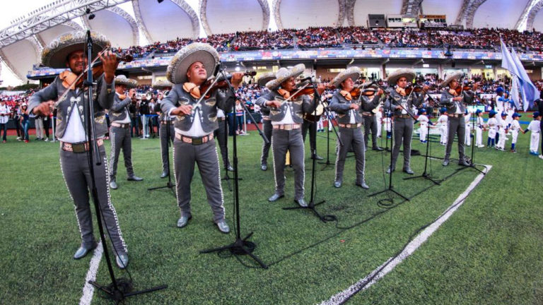 Les “aguaron” la fiesta a los Charros.