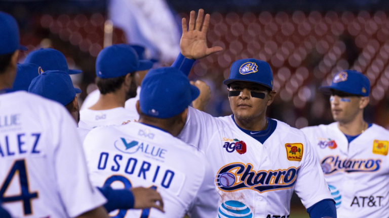 En juego de volteretas, Charros vence a Naranjeros.