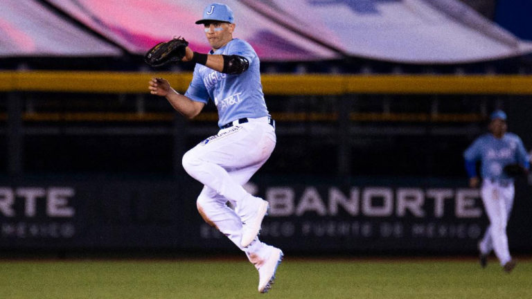 Charros vence a Venados y toma el liderato.