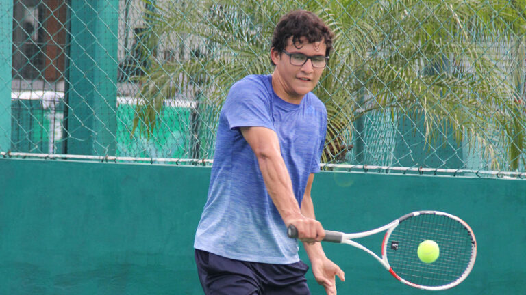 JOSÉ MANUEL ACUÑA POR EL WILD CARD DEL ITF J-III EN ATLAS COLOMOS