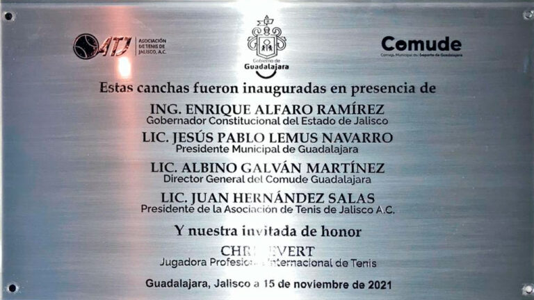 INAUGURAN COMPLEJO TENISTICO EN GUADALAJARA, PERO ¿DONDE ESTA GUSTAVO SANTOSCOY?