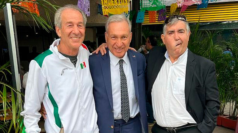 TRES MOSQUETEROS 51 AÑOS DESPUÉS