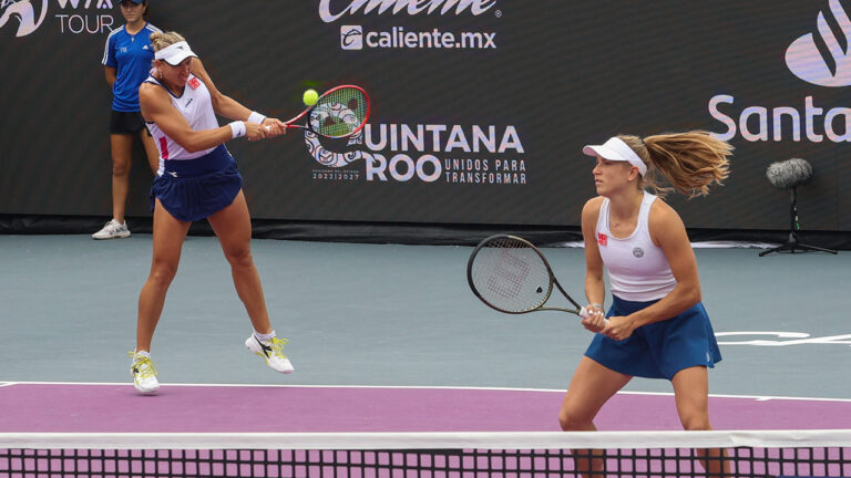 NICOLE MELICHAR-MARTÍNEZ Y ELLEN PÉREZ LA SORPRESA DEL WTA FINALS AL LLEGAR A LA FINAL