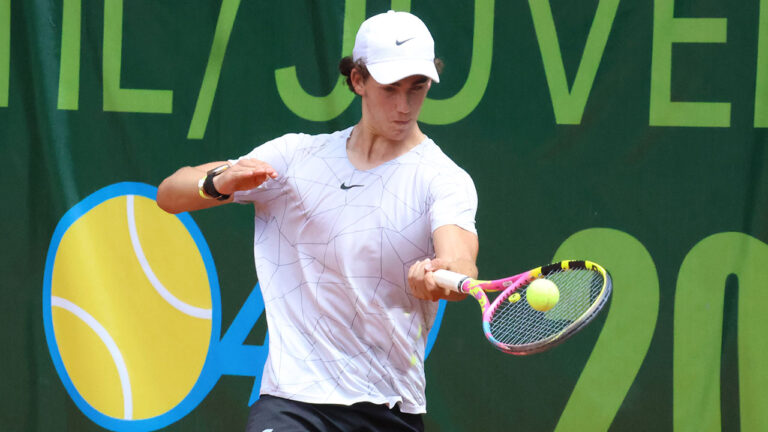 CRISTOBAL DA LA CARA POR JALISCO EN LA SEMIFINAL DE 16 AÑOS DEL NACIONAL DE CANCHAS DE ARCILLA