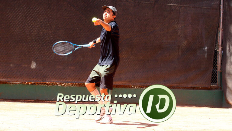 JORGE ADRIAN GÓMEZ SE PREPARA CON PELOTA DUNLOP PARA ENCARAR UN MT 1000 EN SANTA CRUZ, BOLIVIA